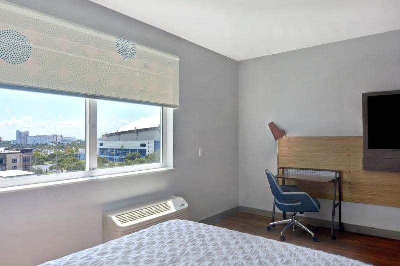 King Room with Bath Tub - Mobility Access image 4