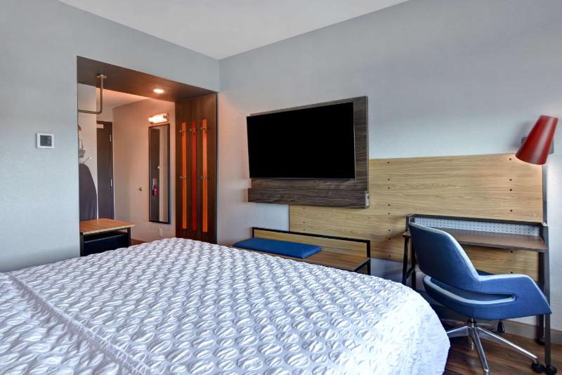 King Room with Bath Tub - Mobility Access image 4