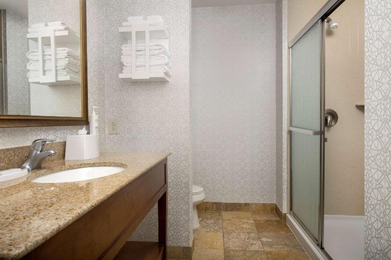 King Room with King Bed - Non-Smoking image 3