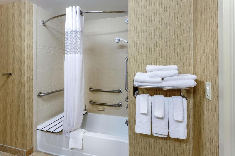 King Room - Hearing Access/Non-Smoking image 4