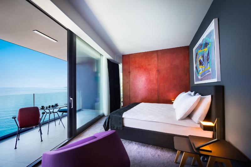 Superior Double or Twin Room with Sea View image 1