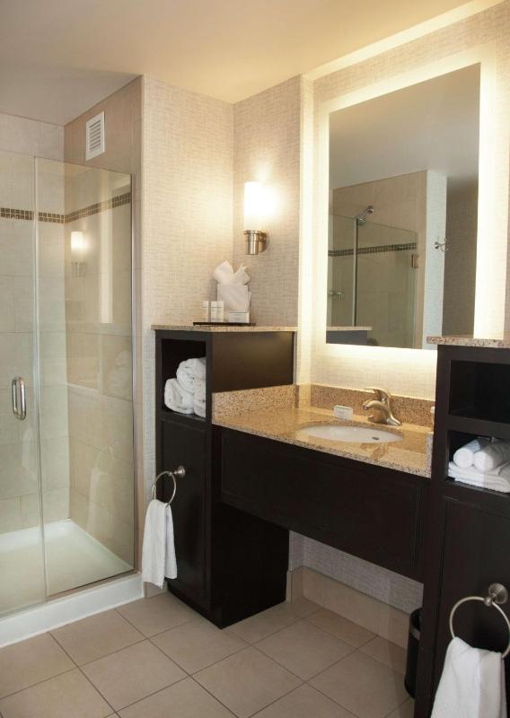 King Suite - Non-Smoking image 2