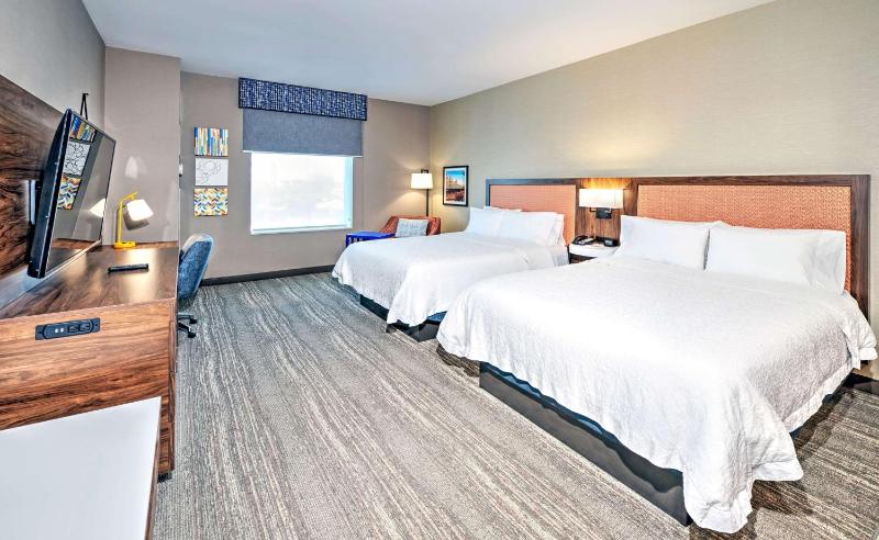 Hampton Inn by Hilton Ottawa - image 4