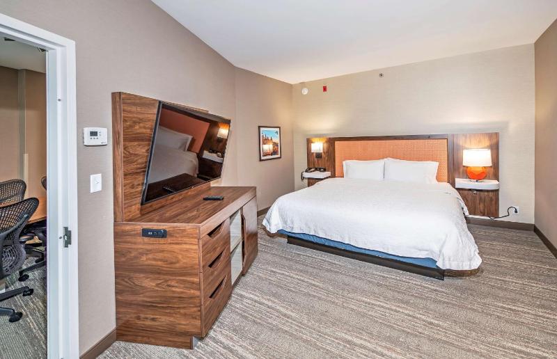 Hampton Inn by Hilton Ottawa - image 16