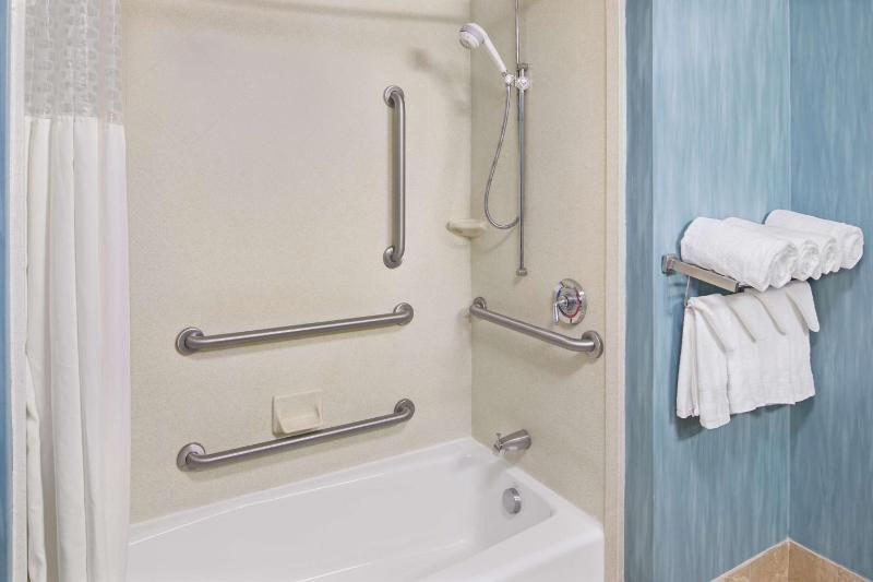 King Room with Accessible Tub - Mobility and Hearing Access/Non-Smoking image 1