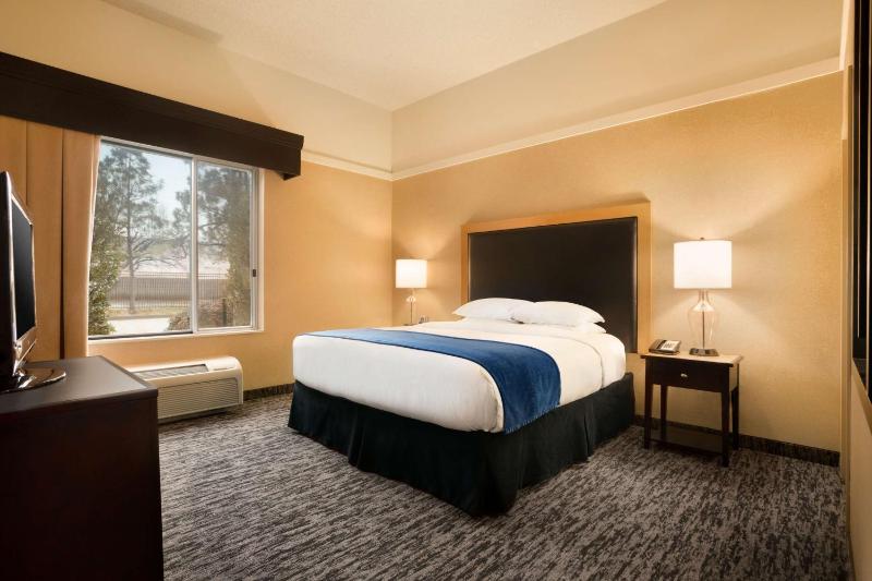 King Room - Disability Access/Non-Smoking image 3