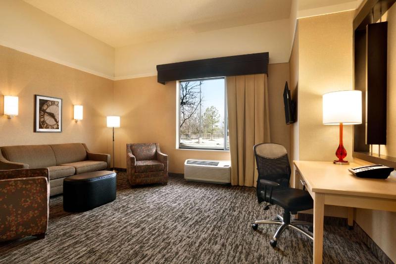 King Room - Disability Access/Non-Smoking image 4