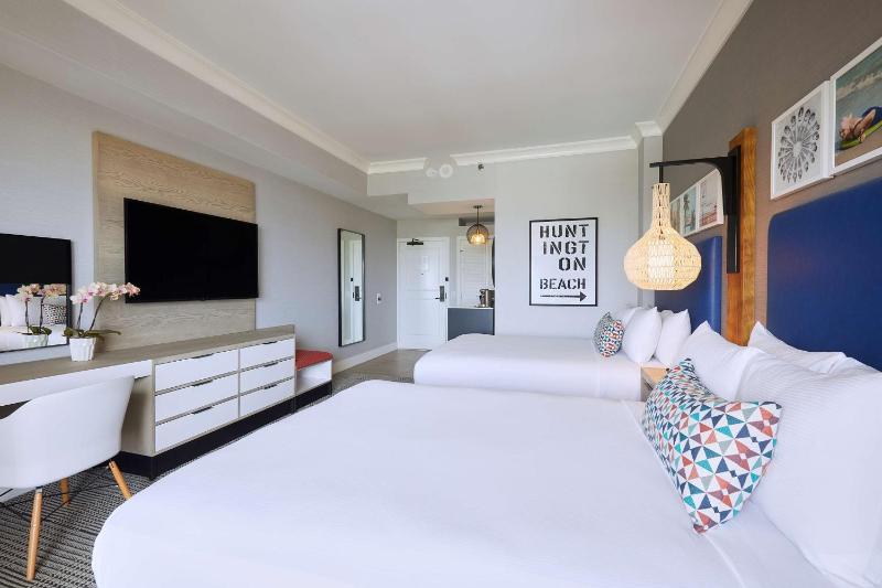 Queen Room with Two Queen Beds - Ocean Front - Huntington Tower