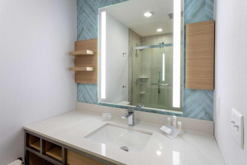 King Room image 2