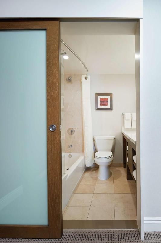 Executive Double Room with Two Double Beds image 3
