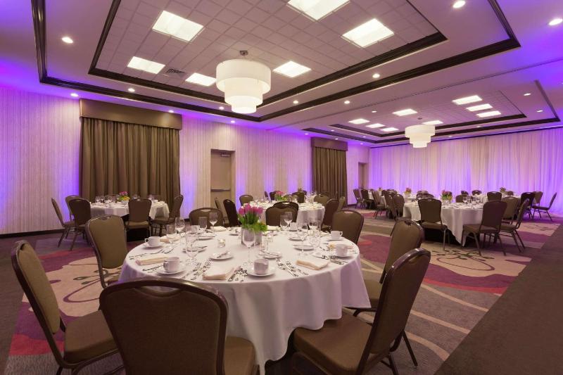Hilton Garden Inn Pittsburgh Airport South-Robinson Mall - image 18