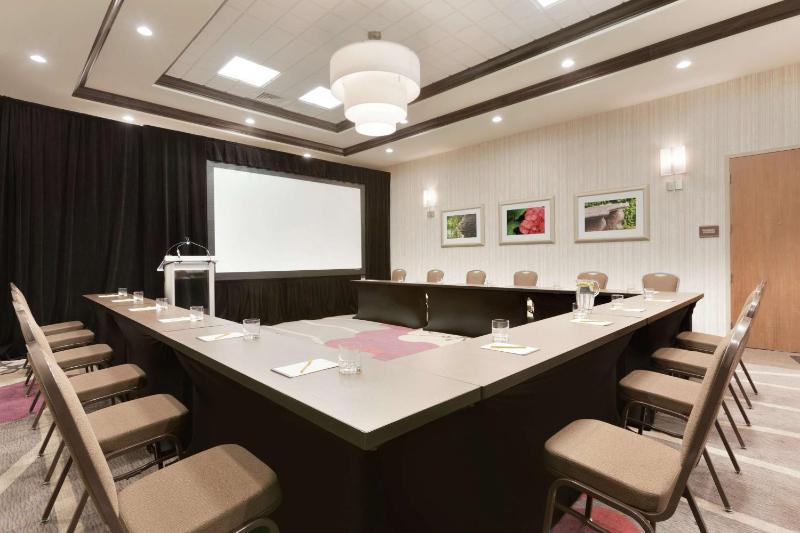 Hilton Garden Inn Pittsburgh Airport South-Robinson Mall - image 17