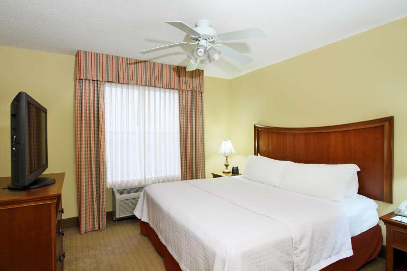One-Bedroom King Suite - Non-Smoking image 3