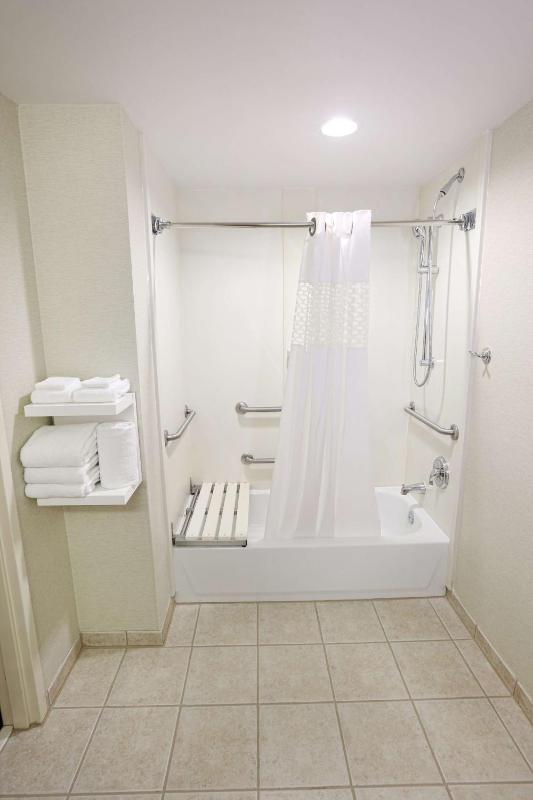 King Room with Balcony - Mobility/Hearing Accessible - Non-Smoking image 3