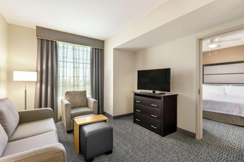One-Bedroom King Suite - Non-Smoking image 4