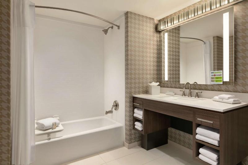 King Studio Suite - Hearing Access/Non-Smoking image 2