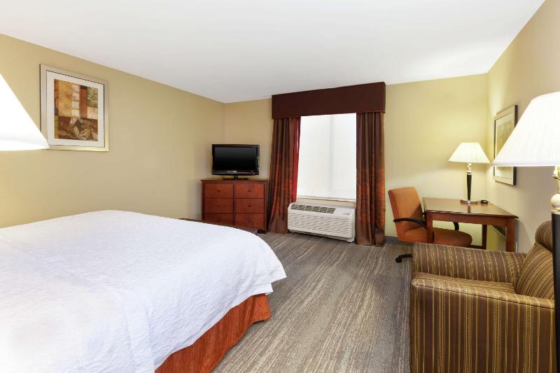 King Room with King Bed - Non-Smoking image 3
