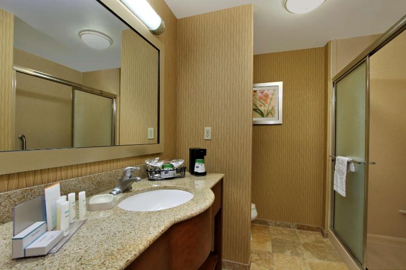 Room with Two Queen Beds - Non-Smoking image 2