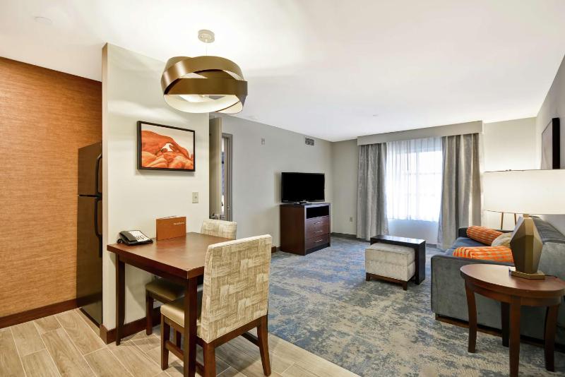 One-Bedroom King Suite - Non-Smoking image 3
