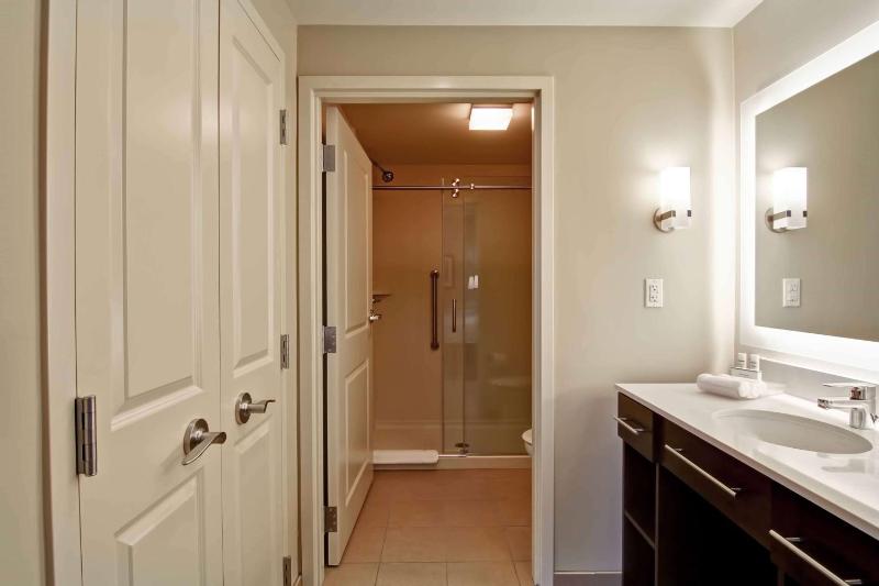 King Studio Suite - Hearing Access/Non-Smoking image 4