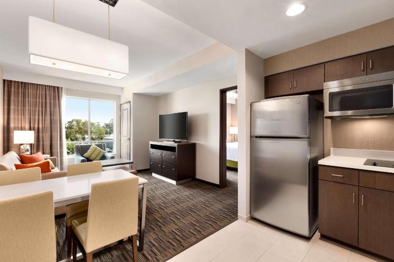 One-Bedroom King Suite - Non-Smoking image 4