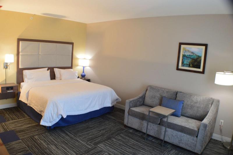King Room - Hearing Access/Non-Smoking image 1