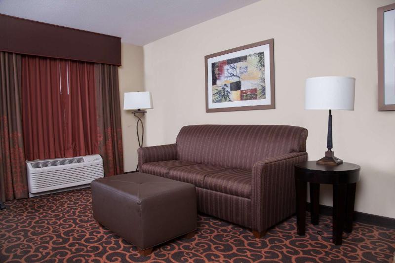 Queen Studio Suite with Two Queen Beds - Non-Smoking image 4
