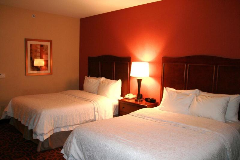 Room with Two Queen Beds - Non-Smoking image 4