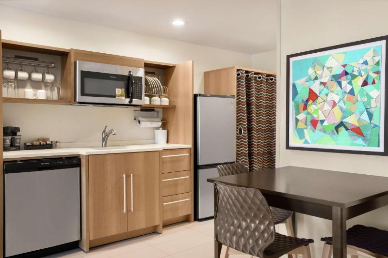 One-Bedroom King Suite - Non-Smoking image 3