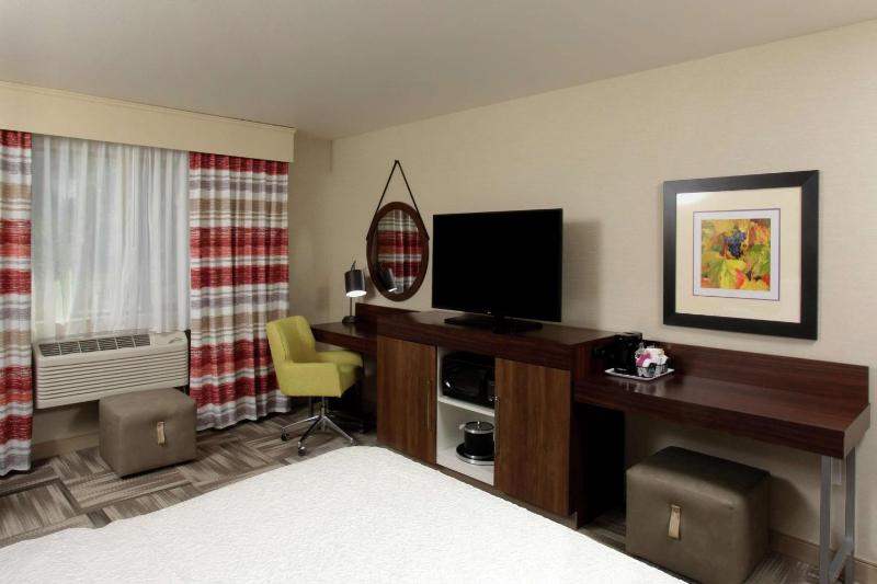 King Room with King Bed - Non-Smoking image 1
