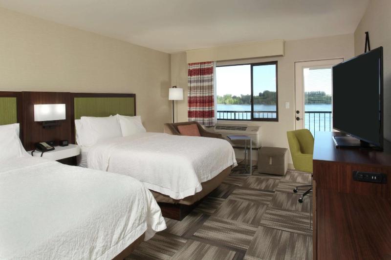 Deluxe Double or Twin Room with Balcony image 1