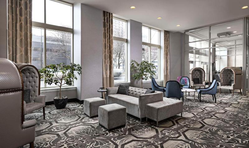 DoubleTree Suites by Hilton Hotel Detroit Downtown - Fort Shelby - image 4