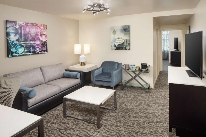 DoubleTree Suites by Hilton Hotel Detroit Downtown - Fort Shelby - image 25