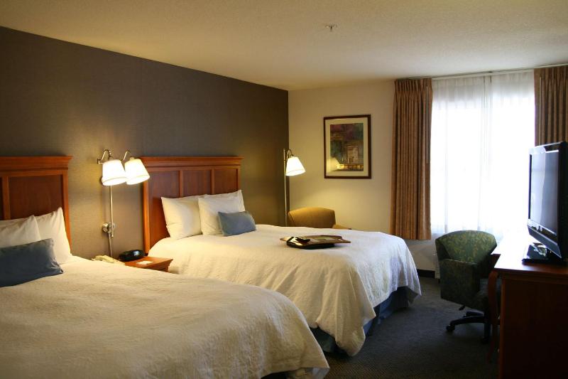 Room with Two Queen Beds - Non-Smoking image 4