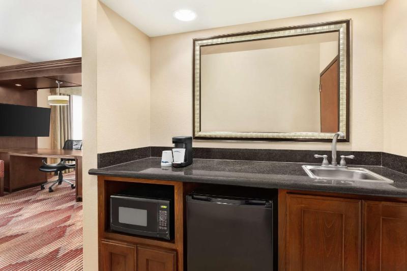 King Studio Suite - Non-Smoking image 2