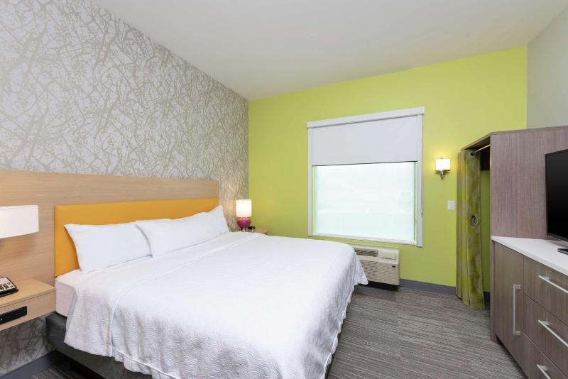 One-Bedroom King Suite - Non-Smoking image 4