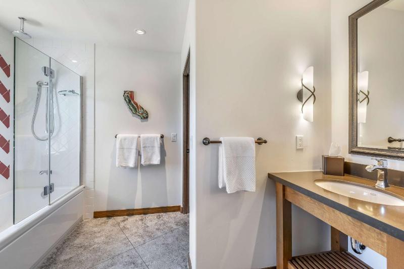 1 BEDROOM CASITA WITH KING BED image 2