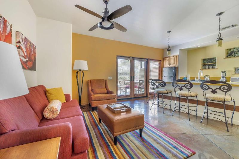 2 BEDROOMS WITH 1 KING AND 2 TWIN BEDS image 3