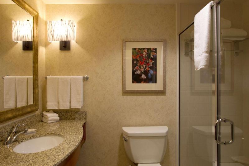 King Room with King Bed - Non-Smoking image 2