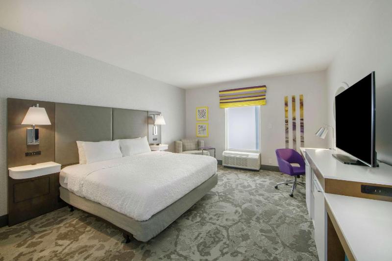 King Room with Accessible Tub - Mobility and Hearing Access/Non-Smoking image 4