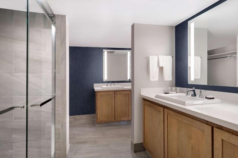 Embassy Suites by Hilton Tucson East - image 35