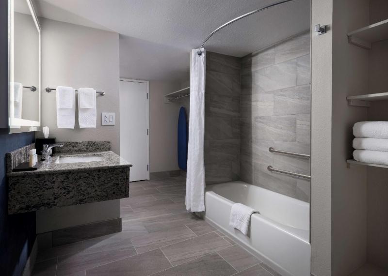 Embassy Suites by Hilton Tucson East - image 6
