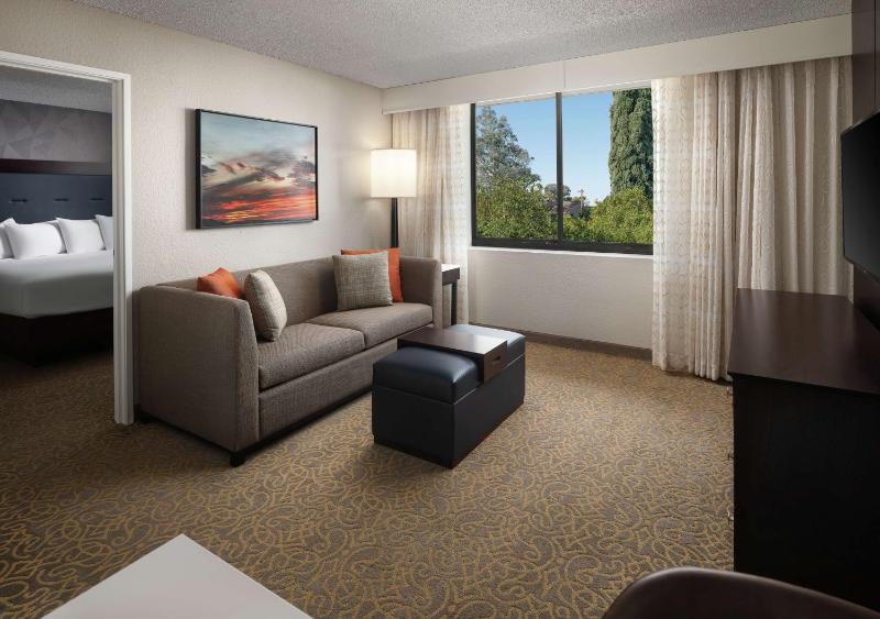 Embassy Suites by Hilton Tucson East - image 32