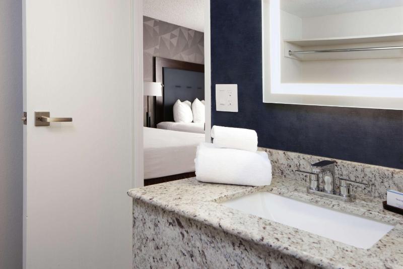 Embassy Suites by Hilton Tucson East - image 34