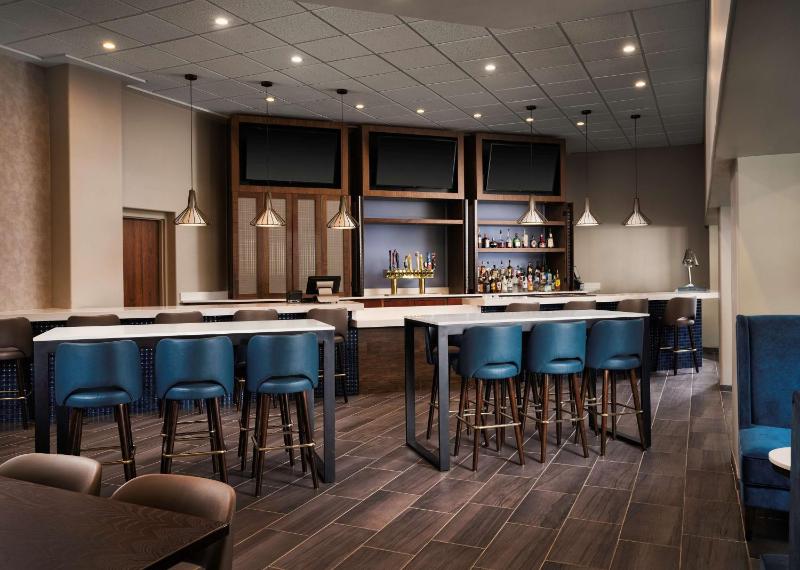 Embassy Suites by Hilton Tucson East - image 30