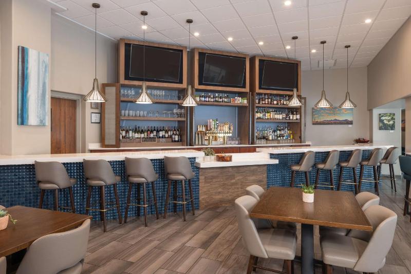Embassy Suites by Hilton Tucson East - image 22