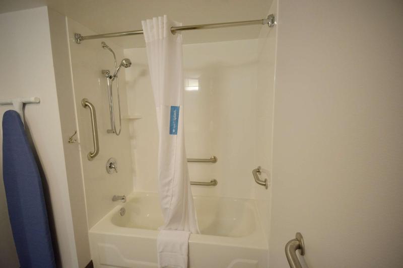 King Room - Mobility Access/Non-Smoking image 2