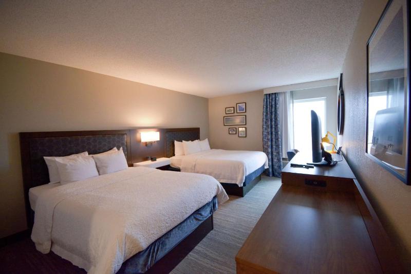 Room with Two Queen Beds - Non-Smoking image 3