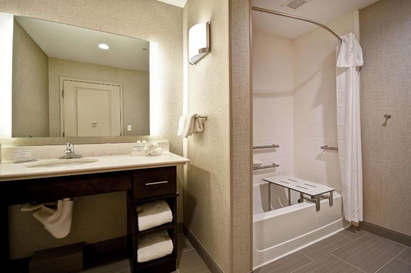 King Suite - Mobility Access/Non-Smoking image 2