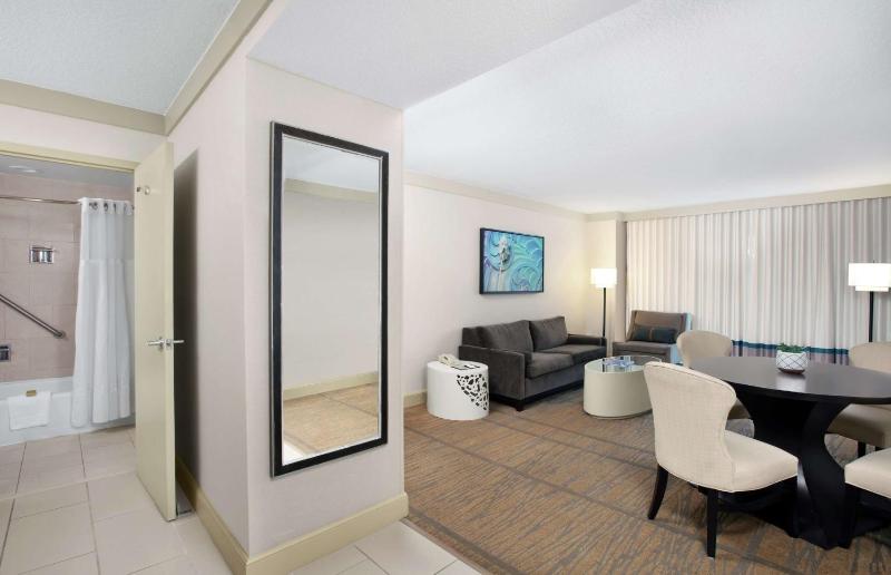 King Suite - Non-Smoking image 1